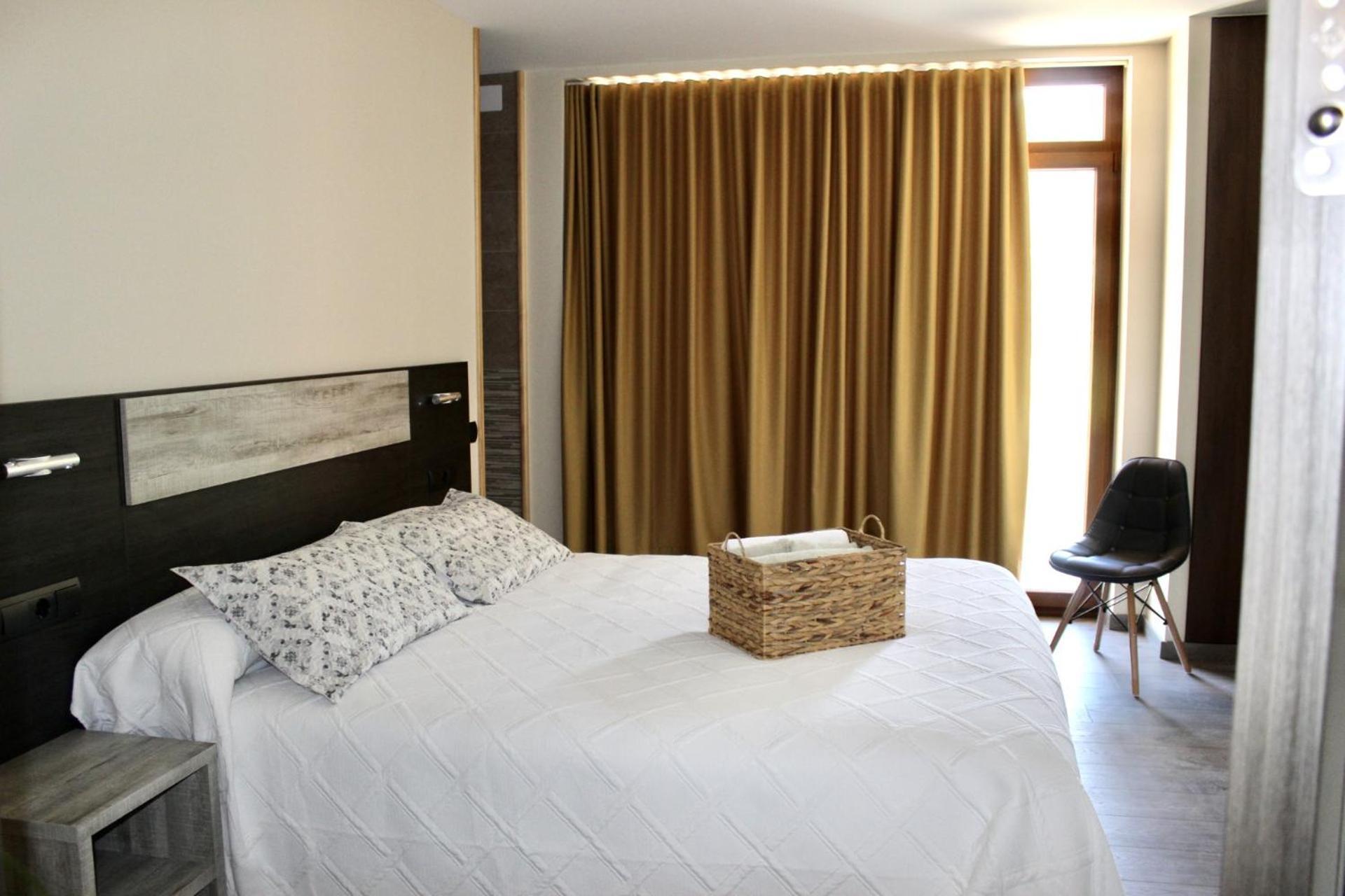 Ca L'Angels Hotel Prat de Comte Luaran gambar