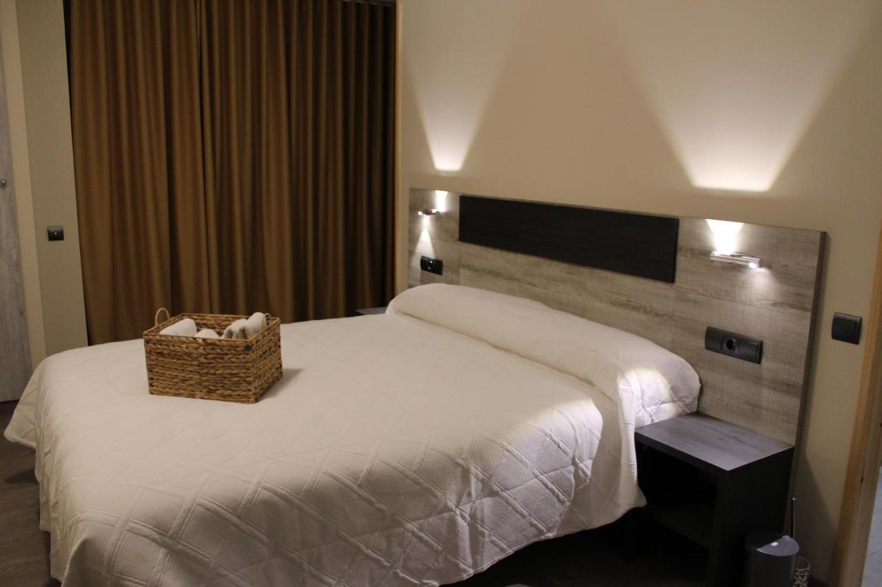 Ca L'Angels Hotel Prat de Comte Luaran gambar